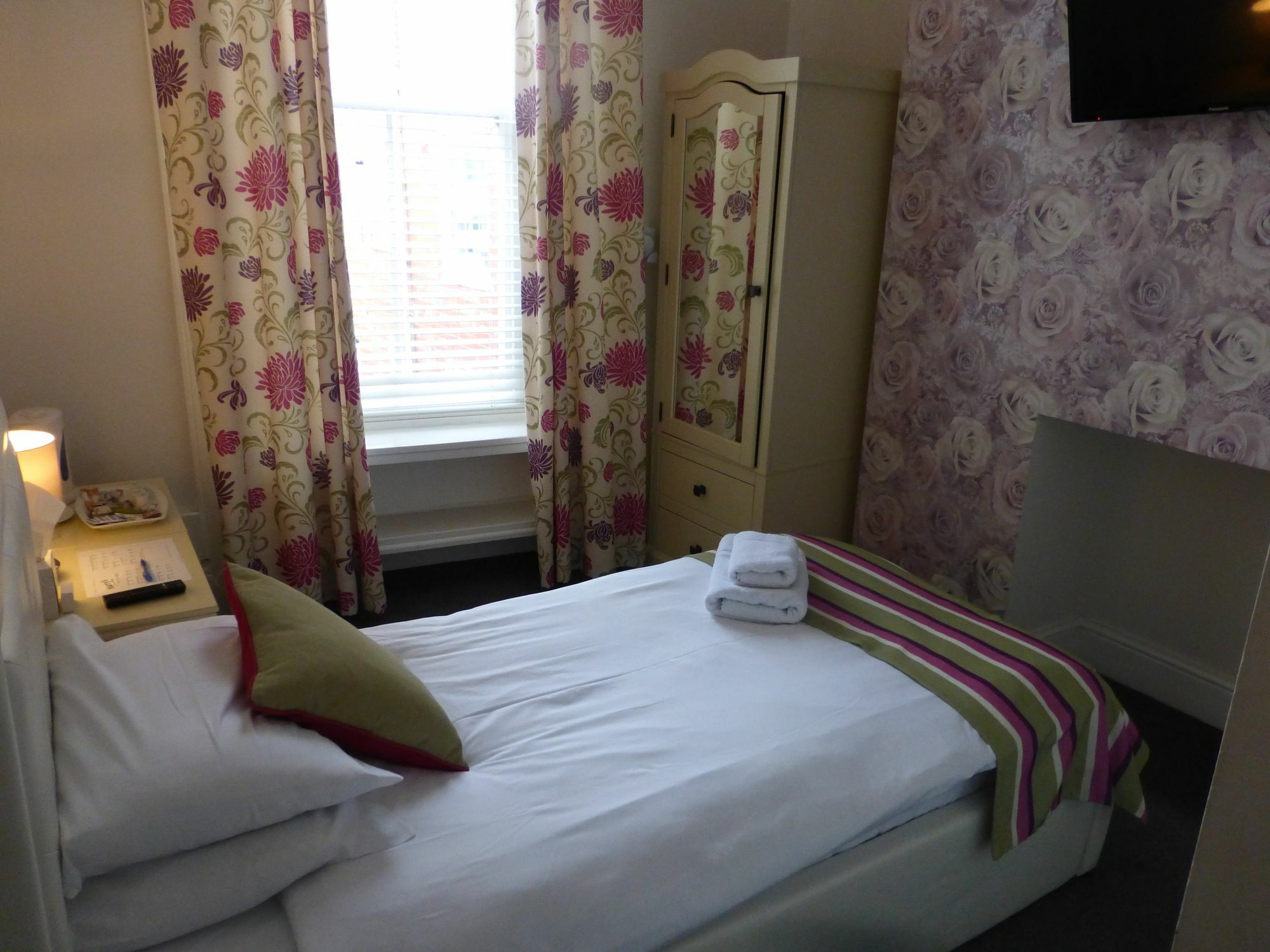 Harry'S Hotel & Restaurant Aberystwyth Exteriör bild