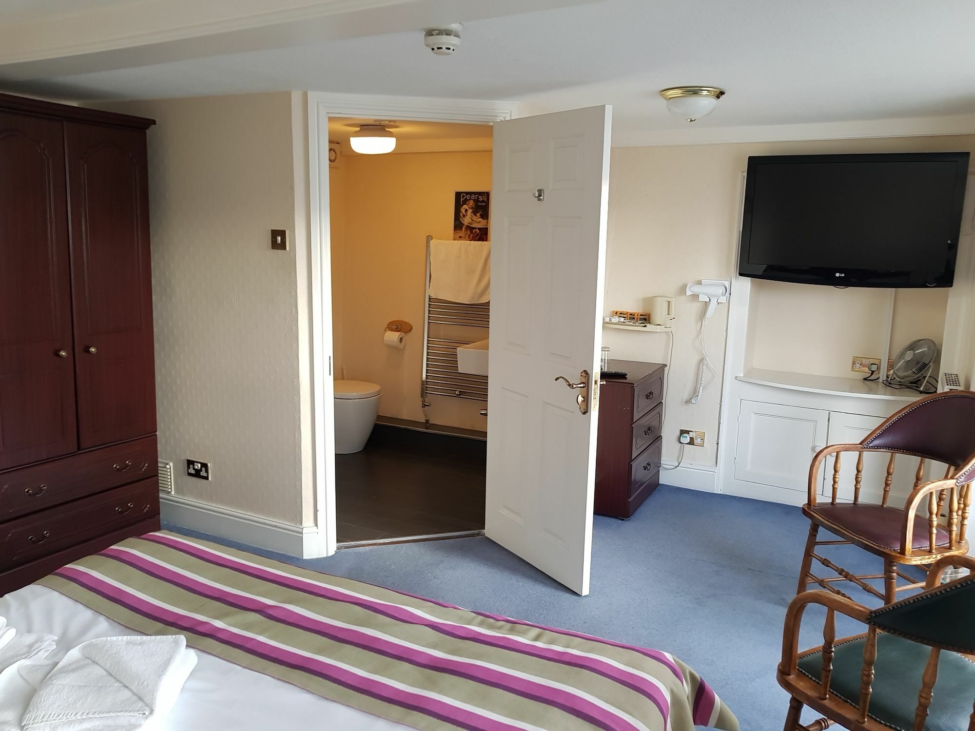 Harry'S Hotel & Restaurant Aberystwyth Exteriör bild
