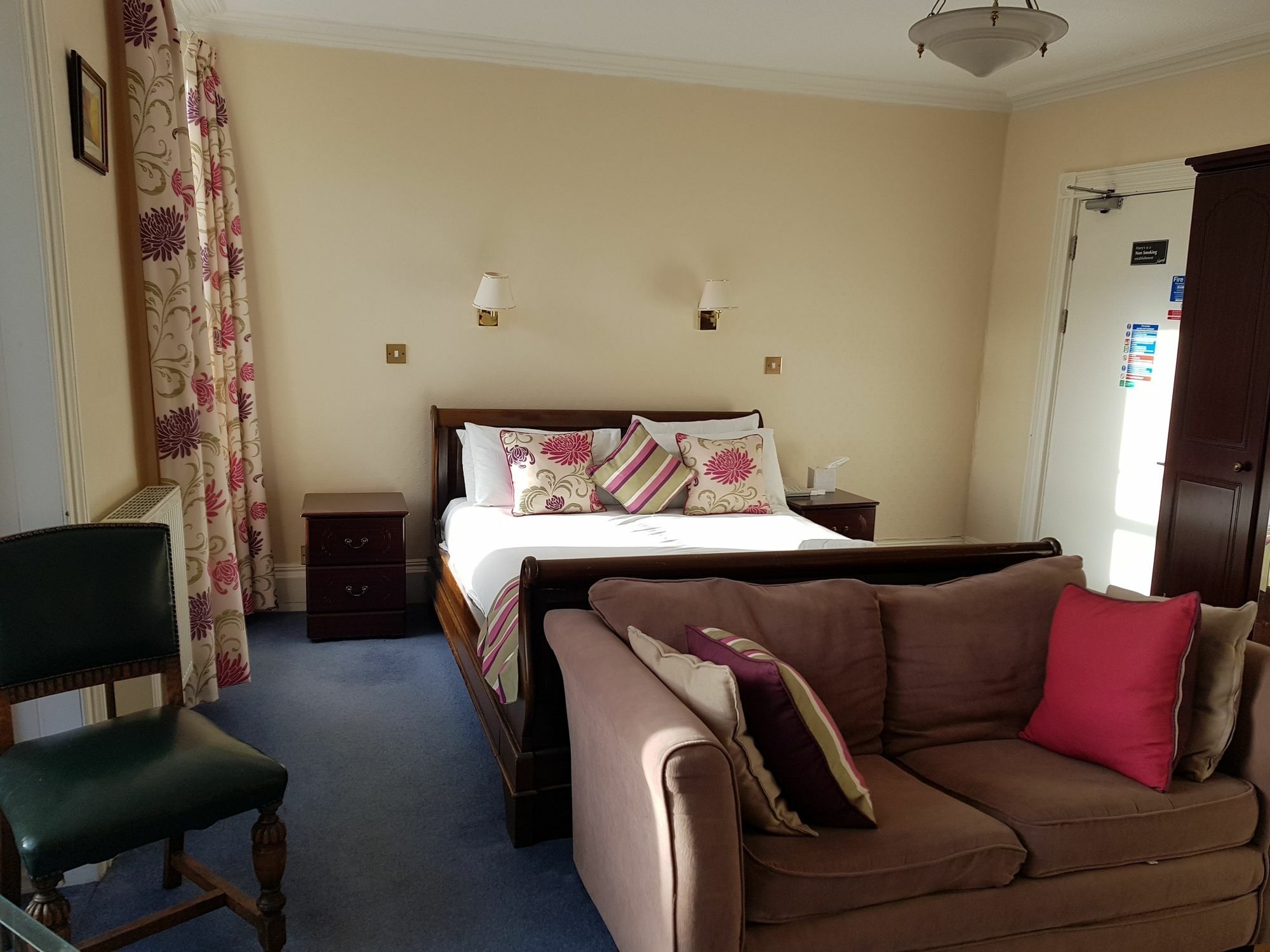 Harry'S Hotel & Restaurant Aberystwyth Exteriör bild